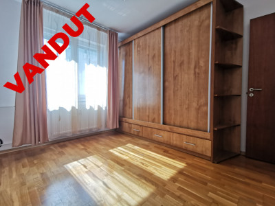 Apartament luminos 3 camere Rm.Valcea metrou Dristor - 0% Comision